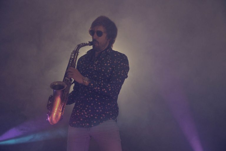 contacto saxofonista santi sax